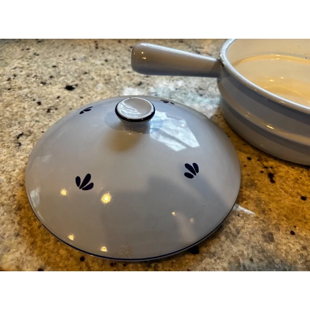 Vintage DRU Holland Enamel Cast Iron Saucepan with Lid Light‎ Blue Floral 7.5 in